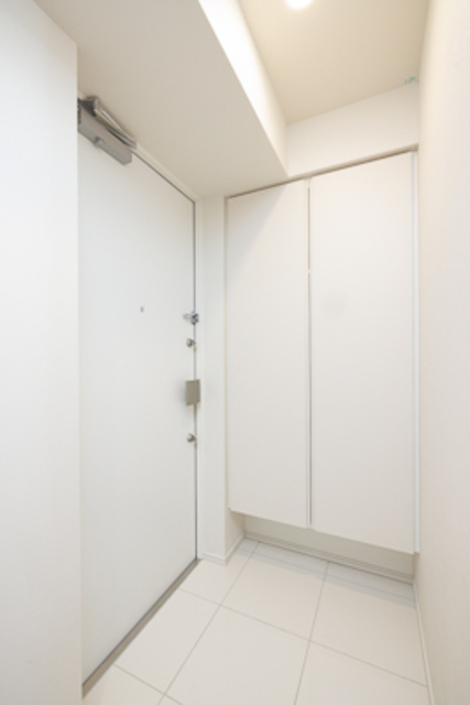 玄関　※写真は同タイプ住戸です。