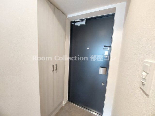 玄関　※同物件他部屋写真 反転、色違いの場合有 現況優先