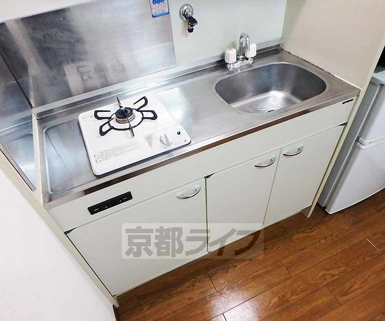 キッチン　１口ガスコンロ備え付けのキッチンです。