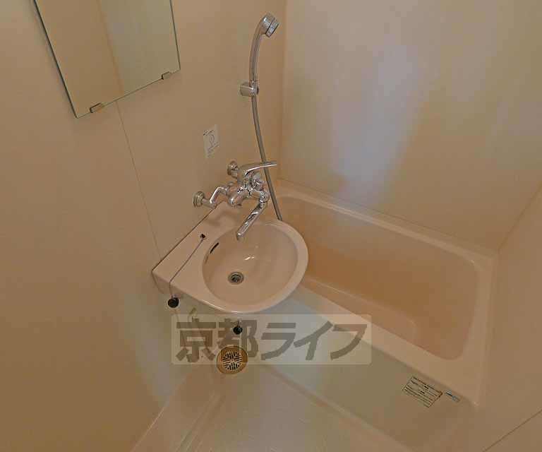 バス・シャワールーム　お風呂です・