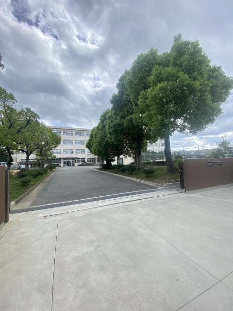 中学校　加古川市立神吉中学校（中学校）まで1781m