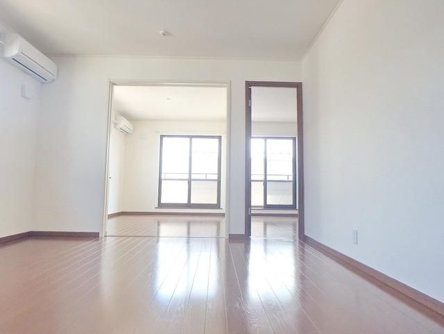 居室・リビング　★広々とした10帖のリビング★