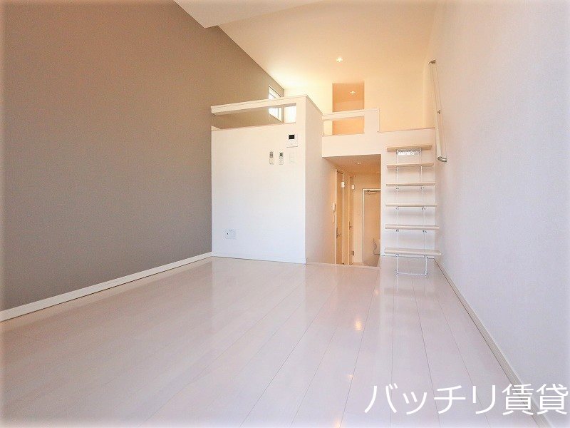 居室・リビング　同型タイプの為、現状を優先致します。