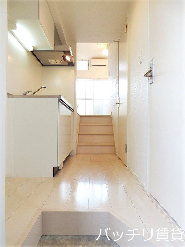 玄関　同型タイプの為、現状を優先致します。