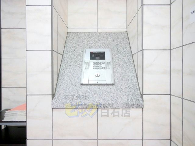 エントランス　人気のオートロック付きマンションです♪