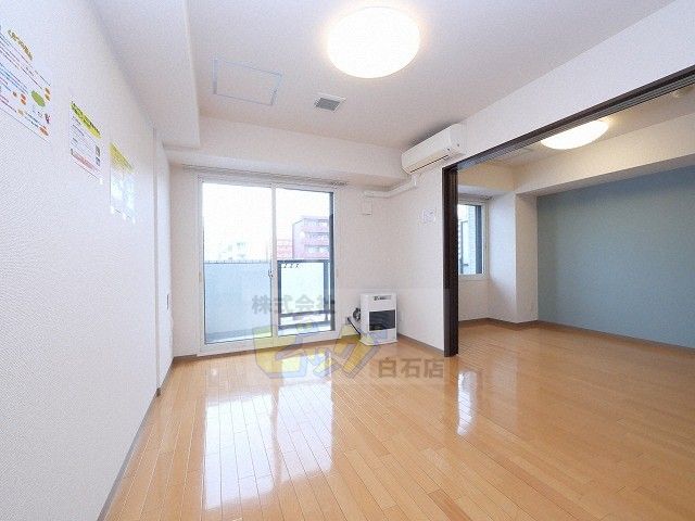 居室・リビング　広々リビングです♪