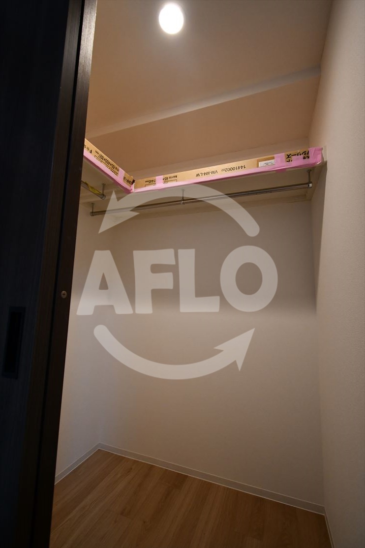 収納　AFFLUENCE難波EAST　ウォークインクローゼット