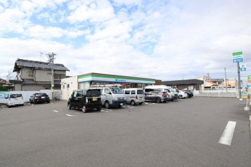 コンビニ　ファミリーマート 一宮木曽川七ノ通り店（コンビニ）まで1107m