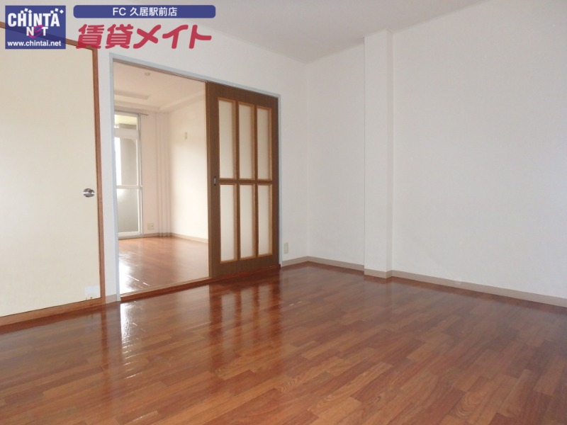 居室・リビング　同型参考写真