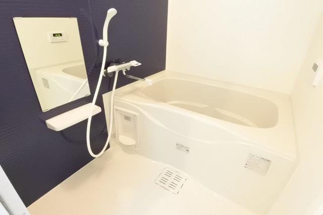 バス・シャワールーム　バス（浴室換気乾燥機・追焚き機能付き）