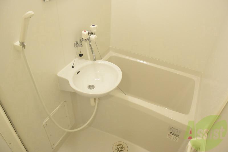 バス・シャワールーム　一日の疲れを癒せます