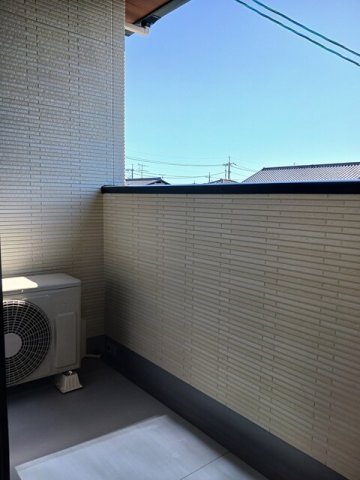 バルコニー　外からの目が気にならないバルコニーで洗濯物が干せます