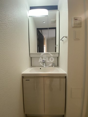 洗面設備　ファーストフィオーレ大阪城イースト　独立洗面台