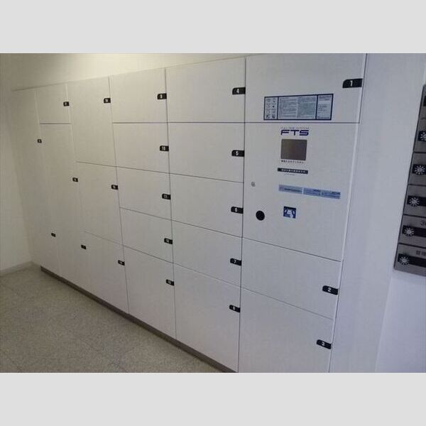 エントランス　宅配BOX