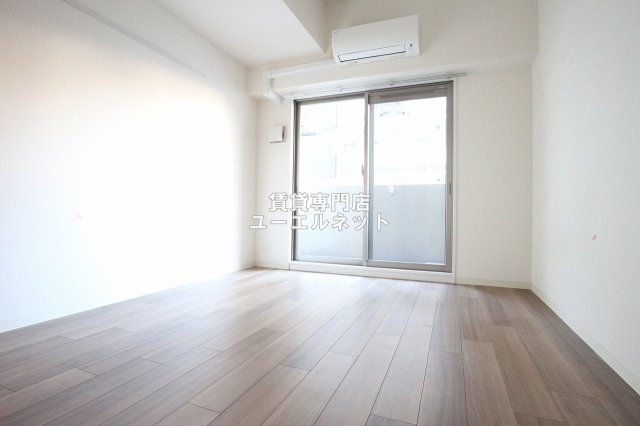 居室・リビング　ゆったりとくつろげる、落ち着きのある居室空間です