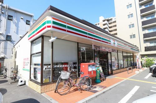コンビニ　セブンイレブン吹田江の木町店（コンビニ）まで182m