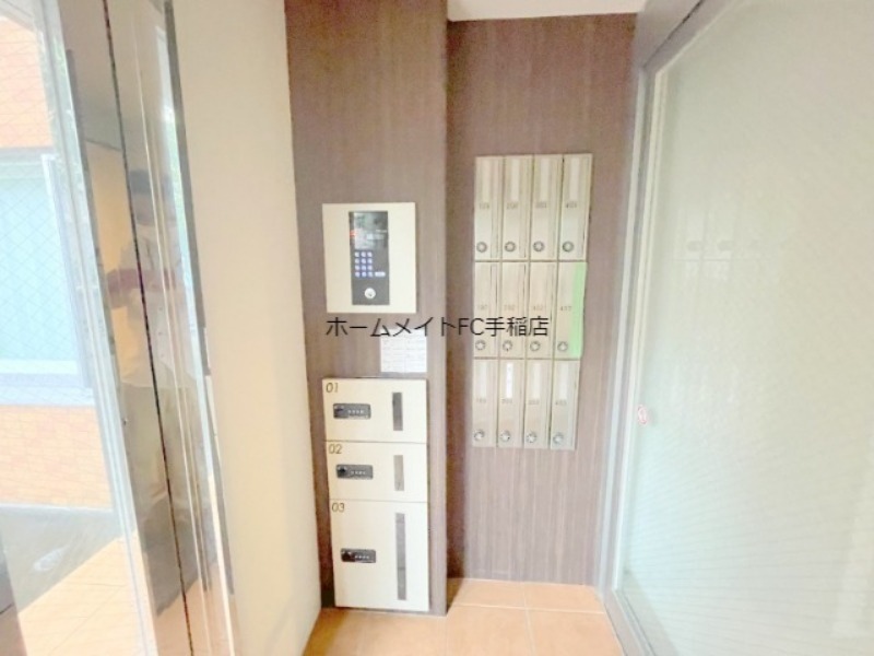 エントランス　オートロック、宅配ボックス付き♪