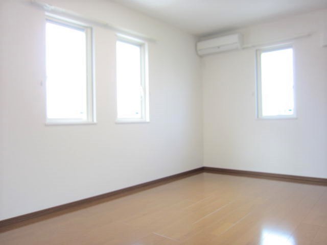 その他部屋・スペース　洋室８帖