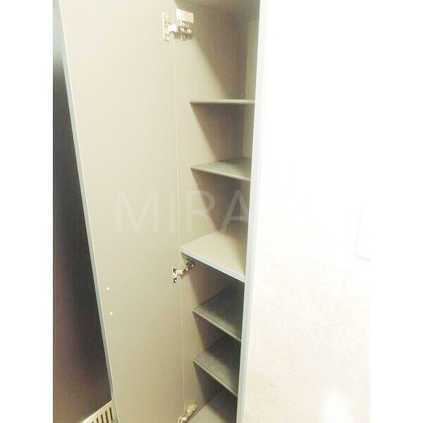 玄関　※ 他号室参考写真です