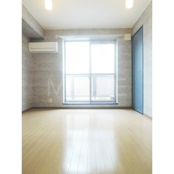 居室・リビング　※ 他号室参考写真です