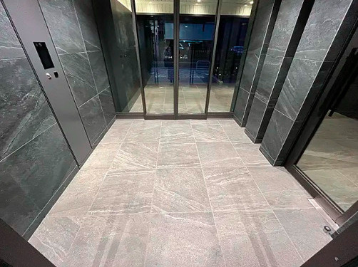 エントランス　グランカーサ四谷