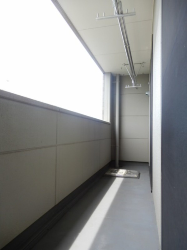 バルコニー　図面と現状に相違がある場合には現状を優先