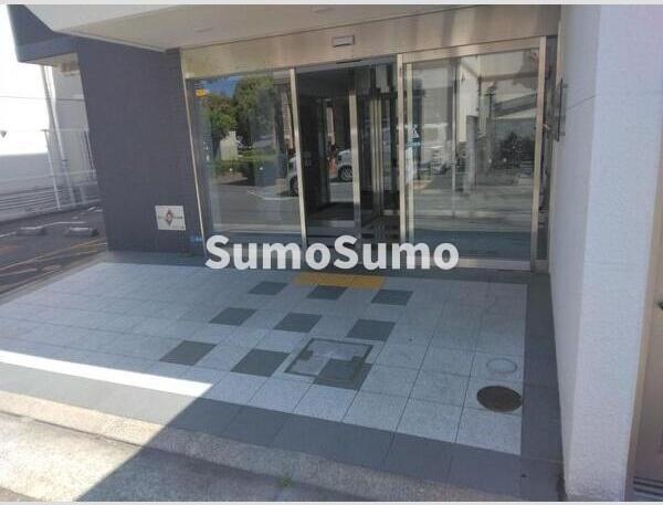 エントランス　建物の内部です