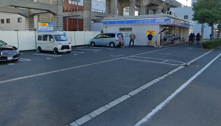 コンビニ　ローソン 東大阪高井田元町店（コンビニ）まで216m