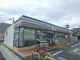 コンビニ　セブンイレブン野洲市役所前店（コンビニ）まで98m