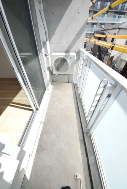 バルコニー　★日当たりの良いバルコニー付きです★※別部屋参考写真です