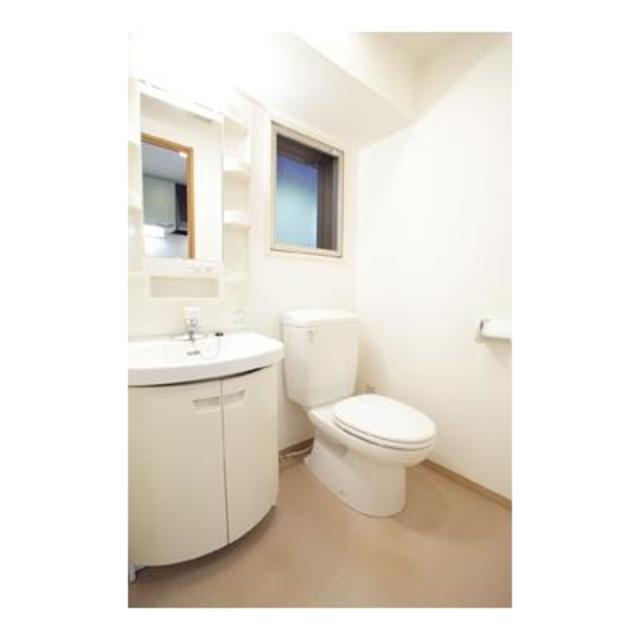 トイレ　※写真は同タイプ住戸です。