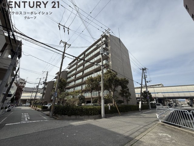 建物外観　エレベーター付きで重い荷物があっても安心です♪