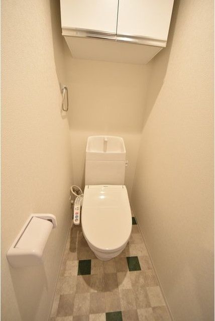 トイレ　♪温水洗浄便座♪■ウォールキャビネット収納付き♪