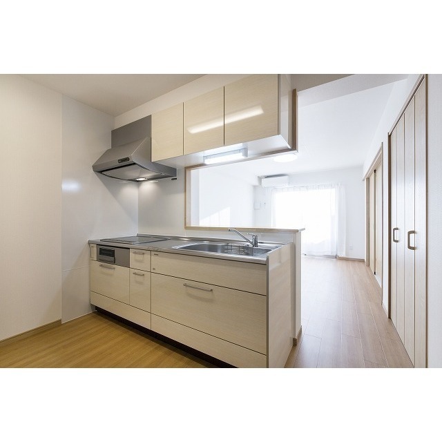 キッチン　３口ＩＨグリルつき　※イメージ