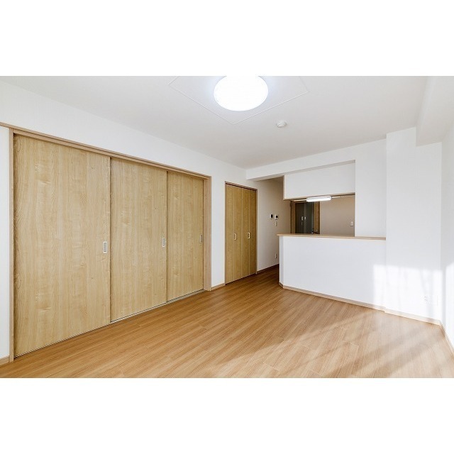 その他　ＬＤＫ１２．７帖・３本引込戸　※イメージ