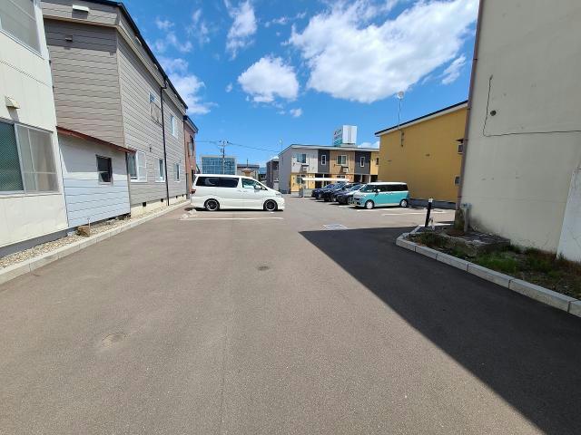 駐車場　駐車場