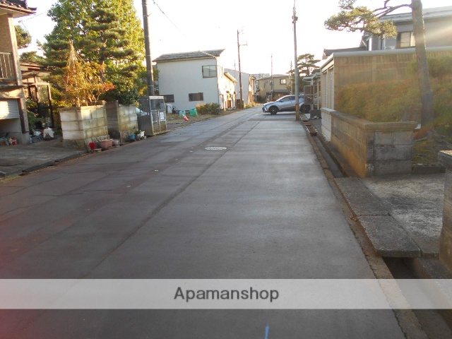 その他　前面道路（その他）まで0m