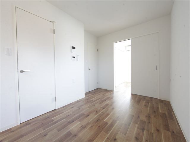 居室・リビング　ＬＤＫ9.36帖　システムキッチン（ガス3口コンロ）グリル付