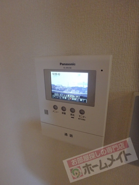 セキュリティ　モニターホンで来訪者を確認できます♪