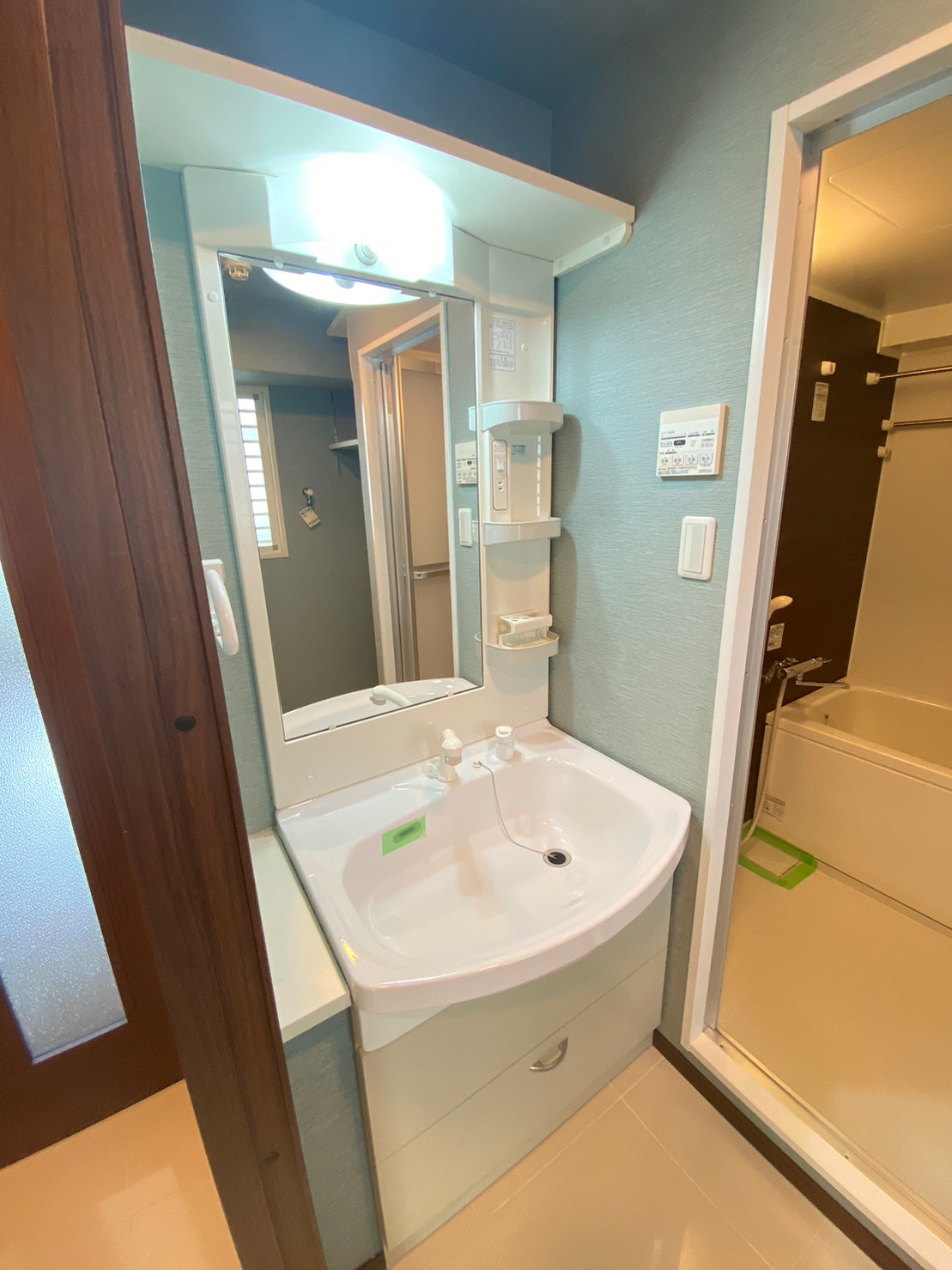 洗面設備　シャンプードレッサー付きです。