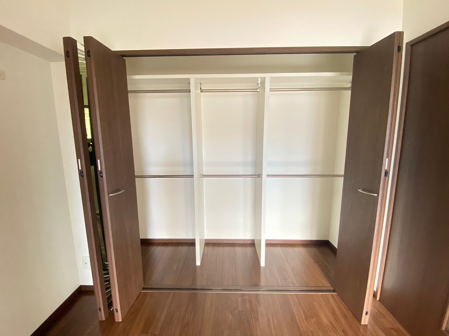 収納　壁一面の収納です。