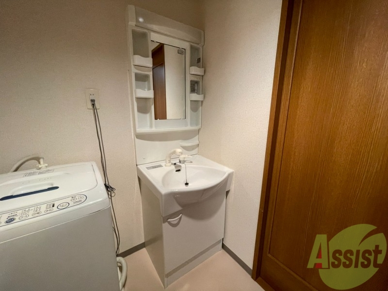 洗面設備　独立洗面台はシャンプードレッサー付きですよ。