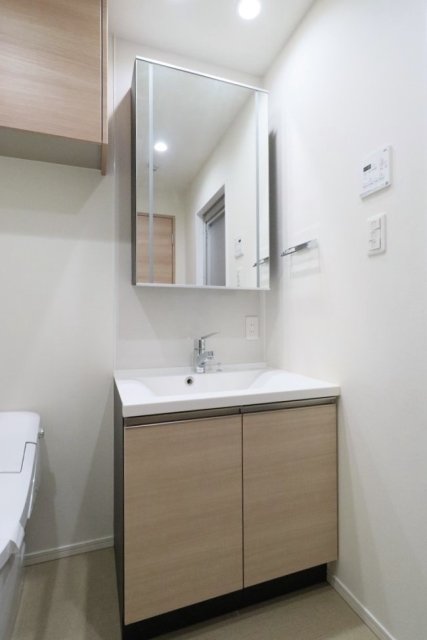 洗面設備　独立洗面台で身支度をすべて済ませてしまいましょう