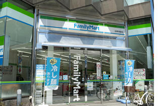 コンビニ　ファミリーマート 台東一丁目店（コンビニ）まで189m