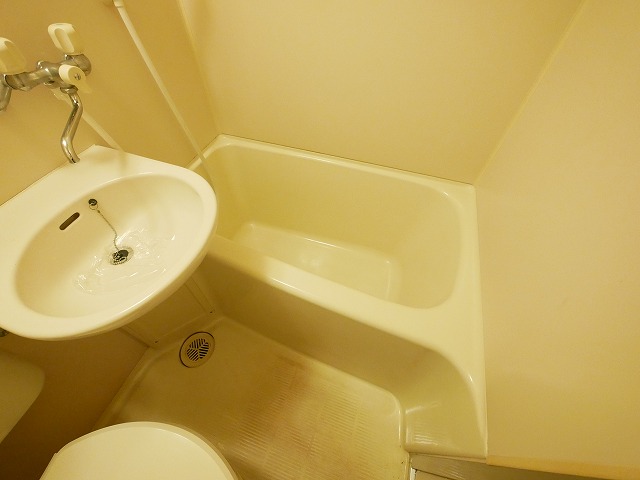 バス・シャワールーム　ゆったり過ごせるお風呂です