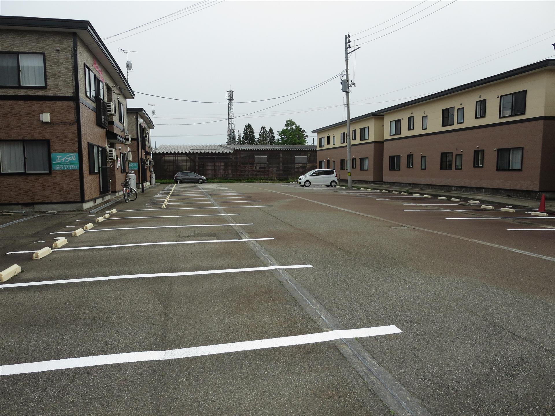 駐車場　駐車場