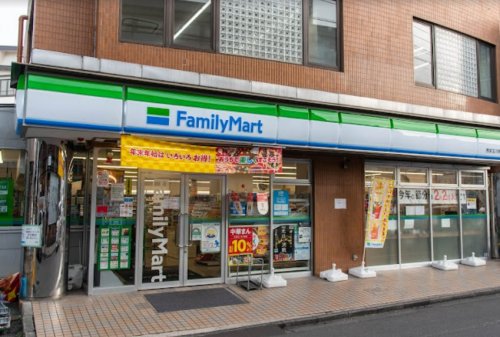 コンビニ　ファミリーマート 秀栄玉川学園南店（コンビニ）まで585m