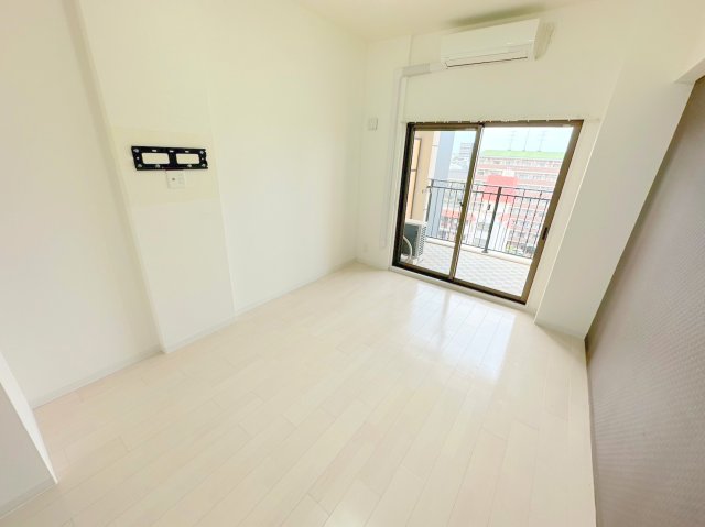 居室・リビング　明るく広々としたリビングです。