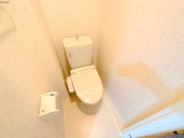 トイレ　清潔感のあるトイレは、誰もがリラックスできる空間です。