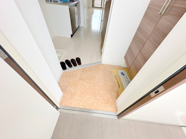 玄関　落ち着いたおしゃれな玄関です。